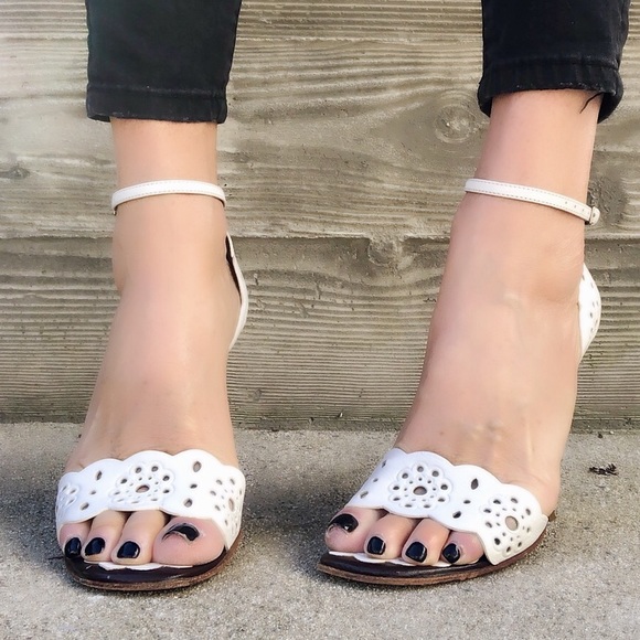 ALAIA Laser Cut Leather Sandals - Picture 4 of 7